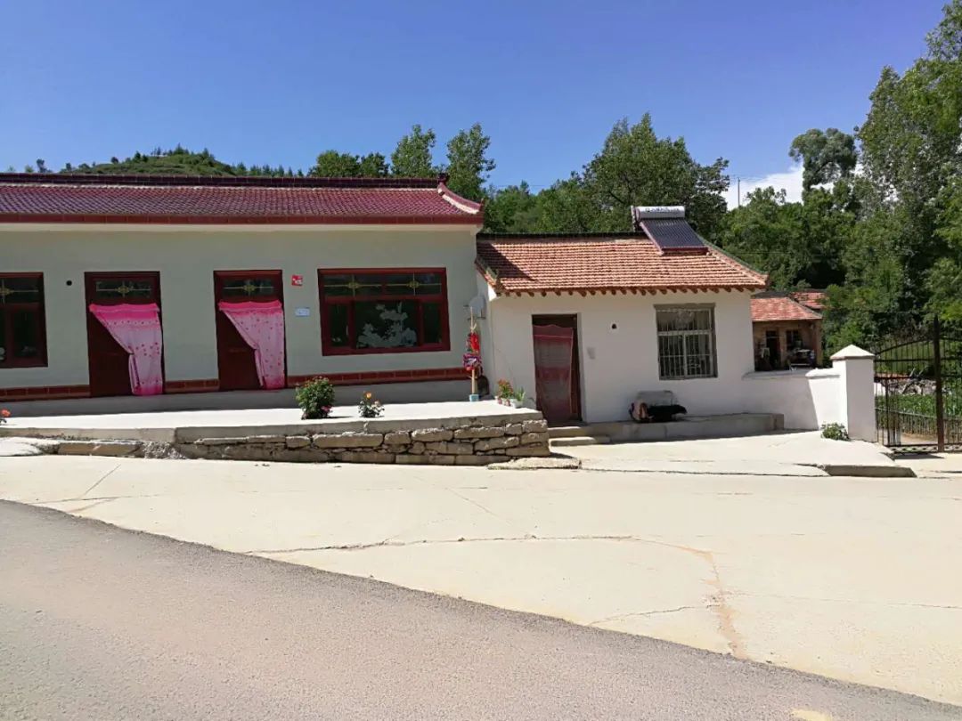 泾源县公安局派驻香水镇惠台村扶贫工作队荣获"全区脱贫攻坚先进集体"