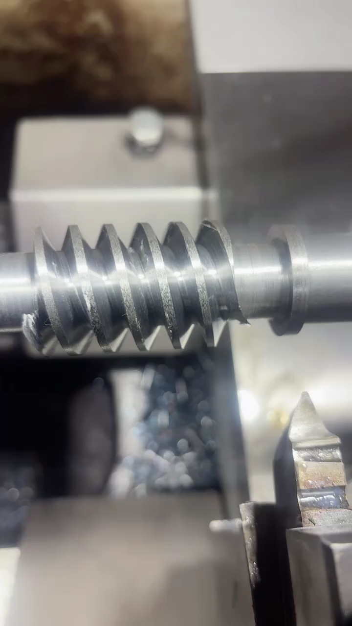 宁波新世达获得蜗杆轴精准压筋设备专利