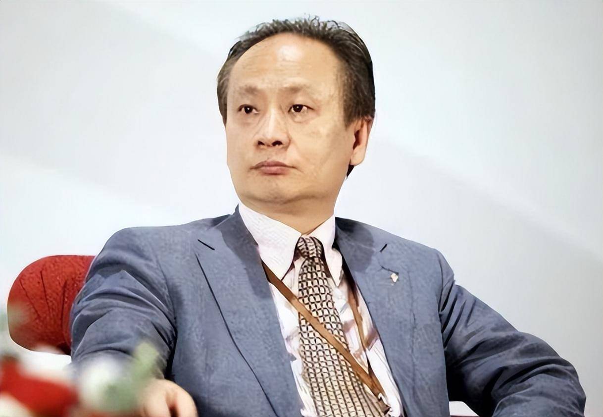 纪实:广州首富,靠医疗器械日赚三亿,妻子气质不输"奶茶妹妹"