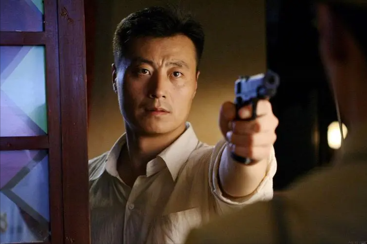 任程伟:她陪我住七年地下室,没车没房就结婚,成名后怎能抛弃?