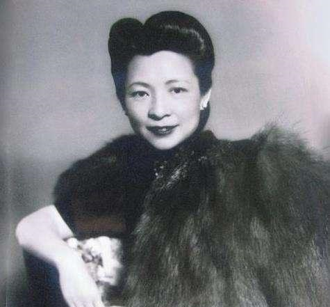 夫妻恩爱20年未怀孕,妻子愧疚收养一女,不料女儿却怀上丈夫孩子