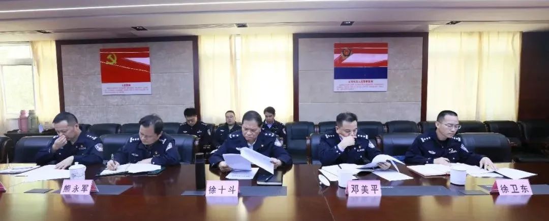 徐十斗深入红谷滩分局督导检查安保工作