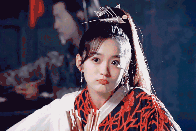 何泓姗可谓是把各种类型的坏女人演了个变,当然,她也不是没演过好人