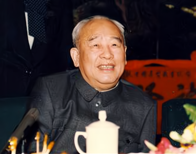 唯一当过副总理的开国中将,儿子是少将,亲家是元帅,秘书正国级