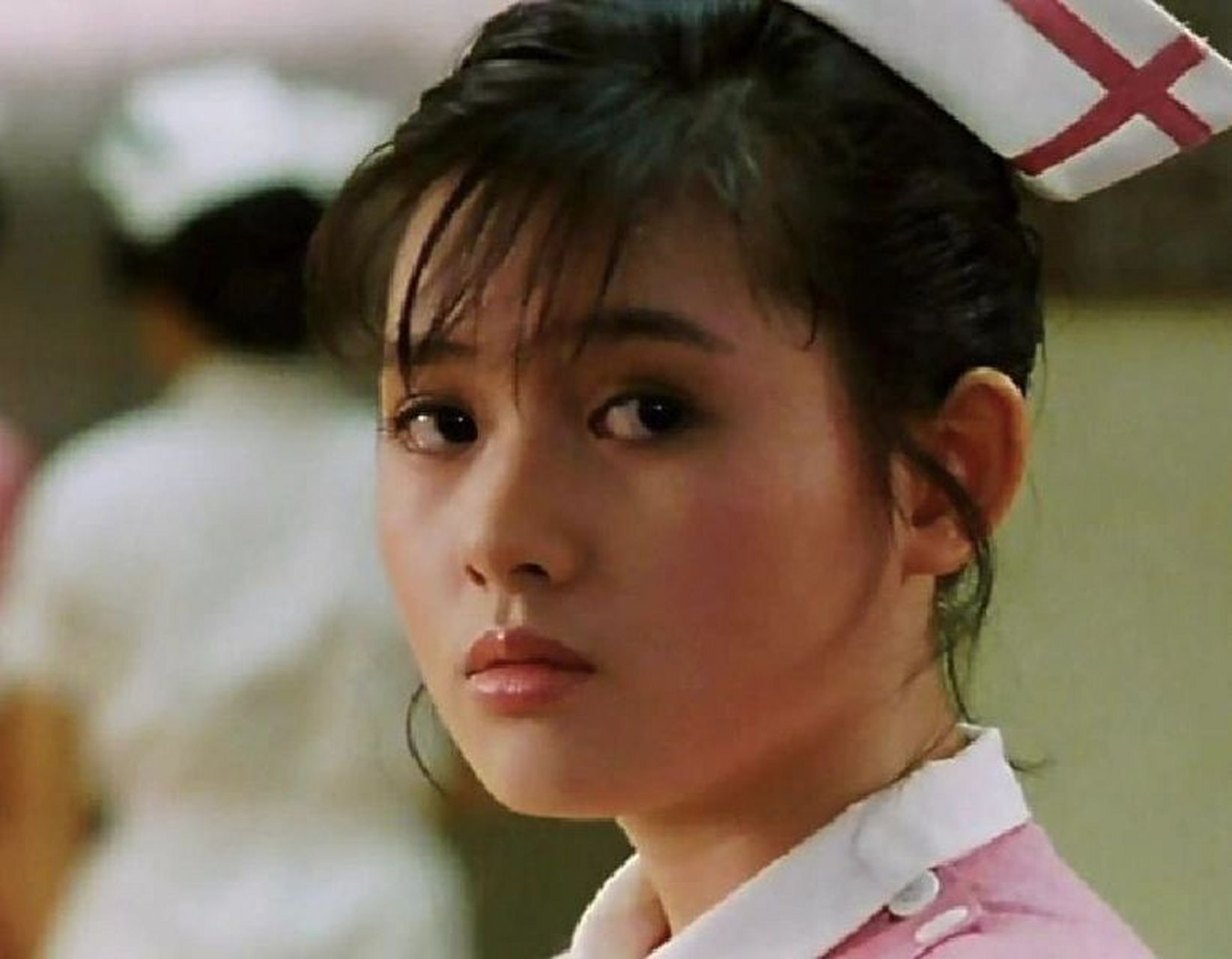 纯欲女神,风月俏佳人|李丽珍 15岁那年,身穿校服的李丽珍被星探一眼相