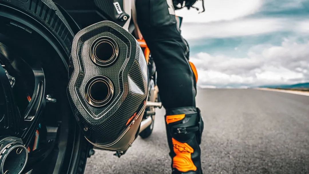 电控满级,ktm super duke 1290 rr发布!