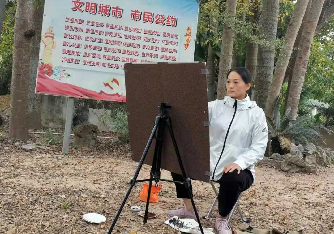 深圳书画艺术学院郭雯工作室坝光写生风采