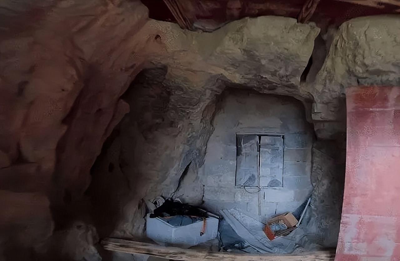 回顾10个子孙在洞穴出生四代隐居洞穴百余年老汉不愿搬离