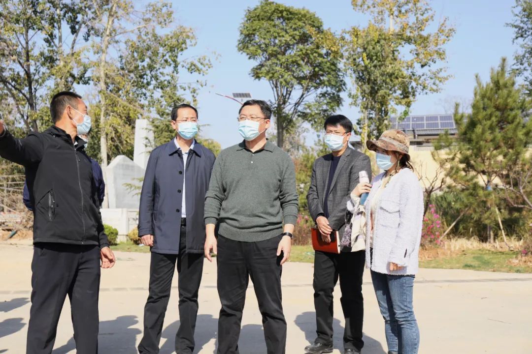 张前锋调研北庄村项目建设工作