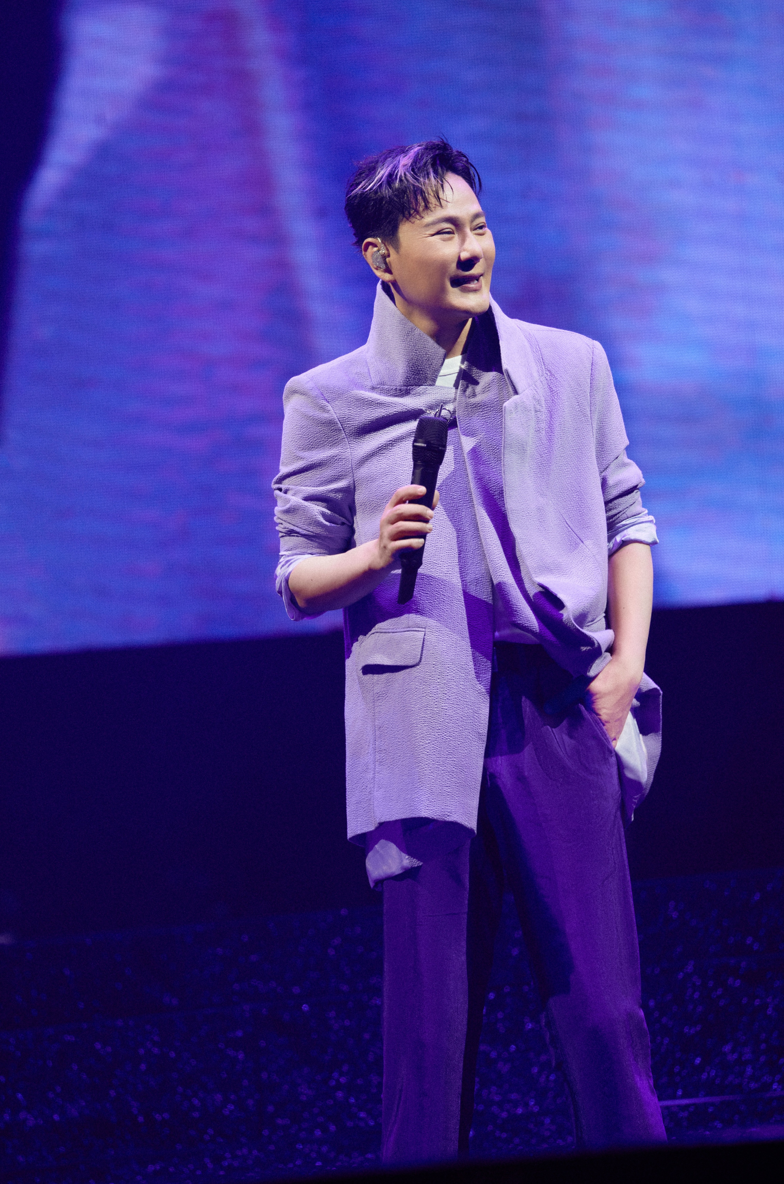 张信哲未来式2.0福州站献上惊喜,演唱会秒空式售票引海内外关注