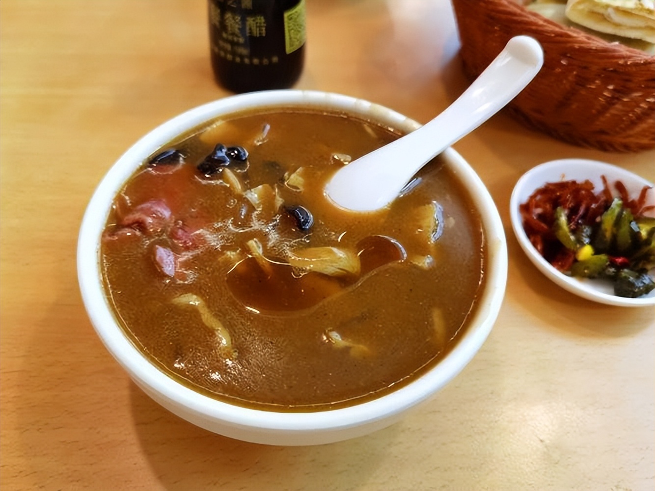 河南女子卖胡辣汤,6点出门只卖出1碗,才终于明白:现实太残酷