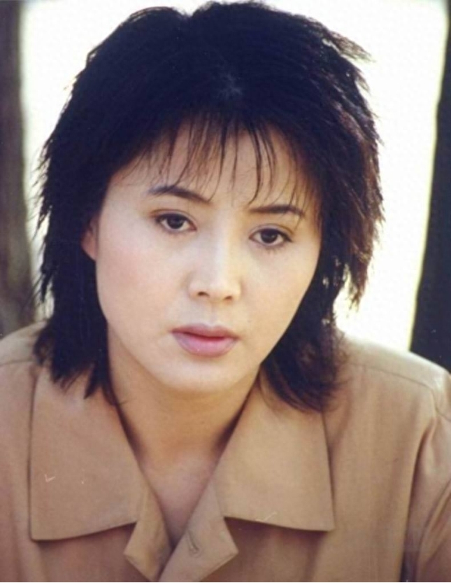 回顾于小慧没出月子被迫离家单亲妈妈35年风光背后有眼泪