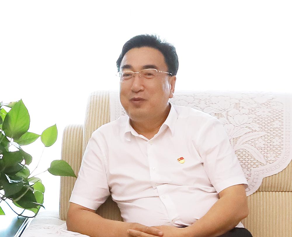 范福生会见市派滨海"四进"攻坚行动工作组成员