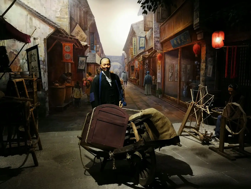 阮朝时期,"半银半钱"的港税是如何进行推行的?