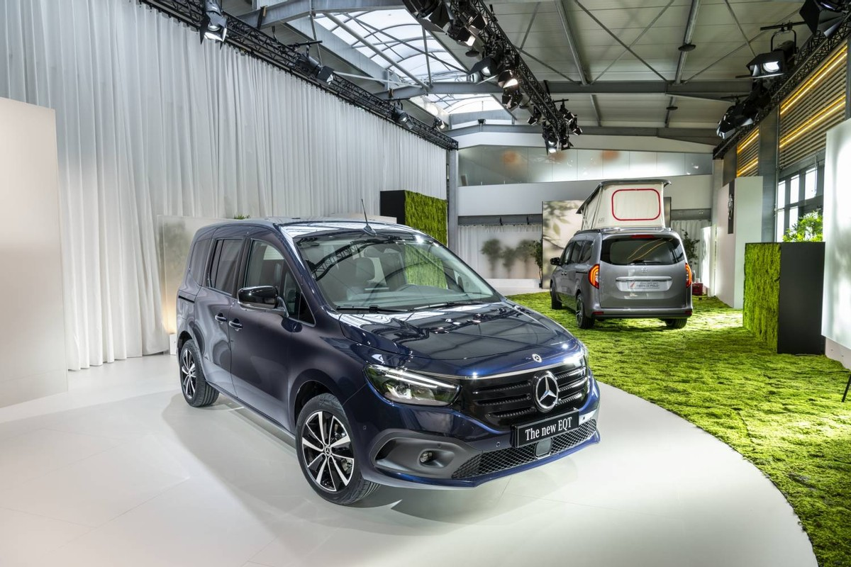 奔驰全新纯电mpv- eqt亮相,人民币36万元起,露营版带冰箱,脸池