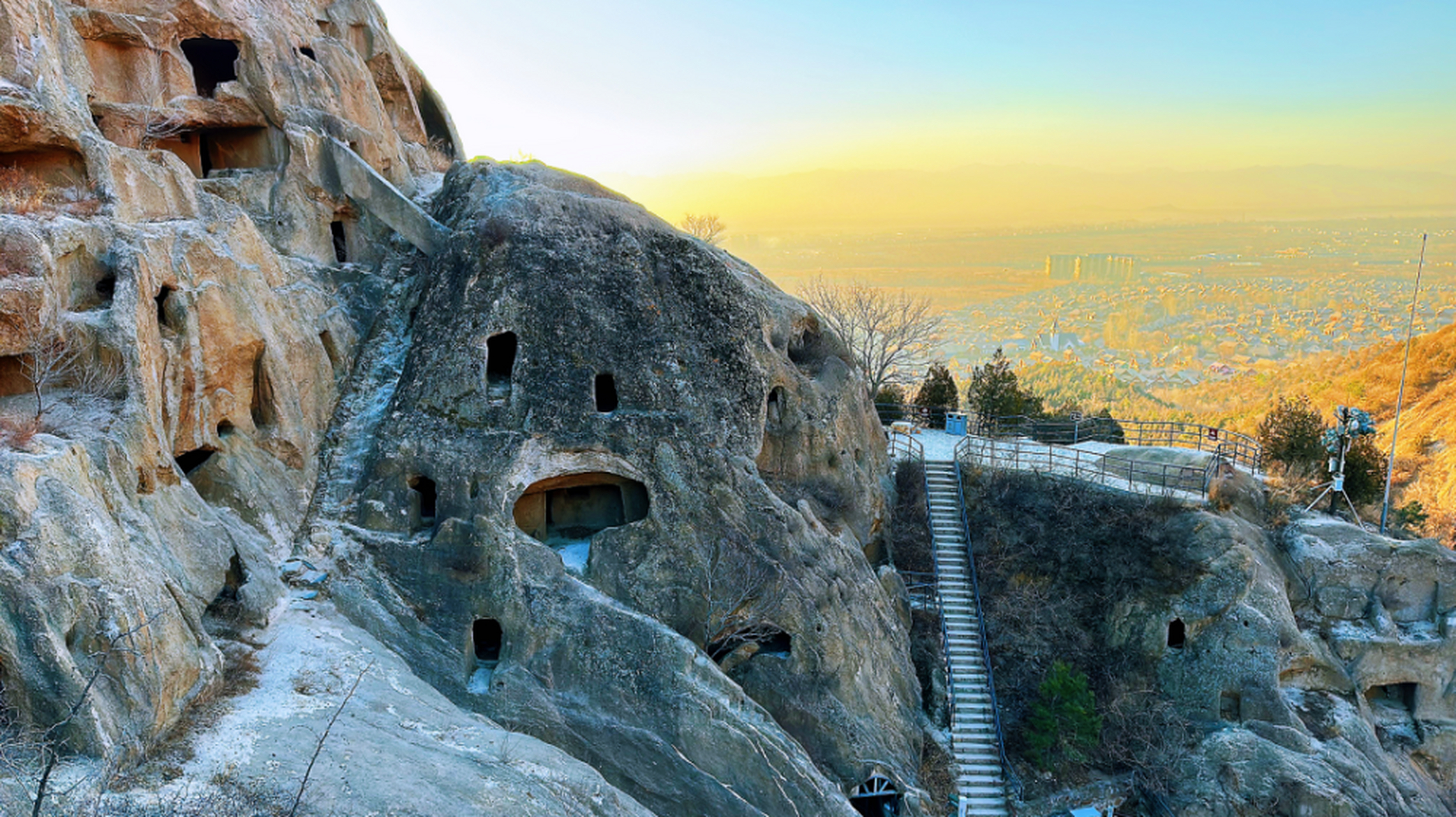 武夷山古崖居遗址图片