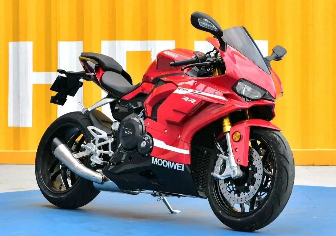 摩迪威800rr:仿赛摩托车中的新力量?