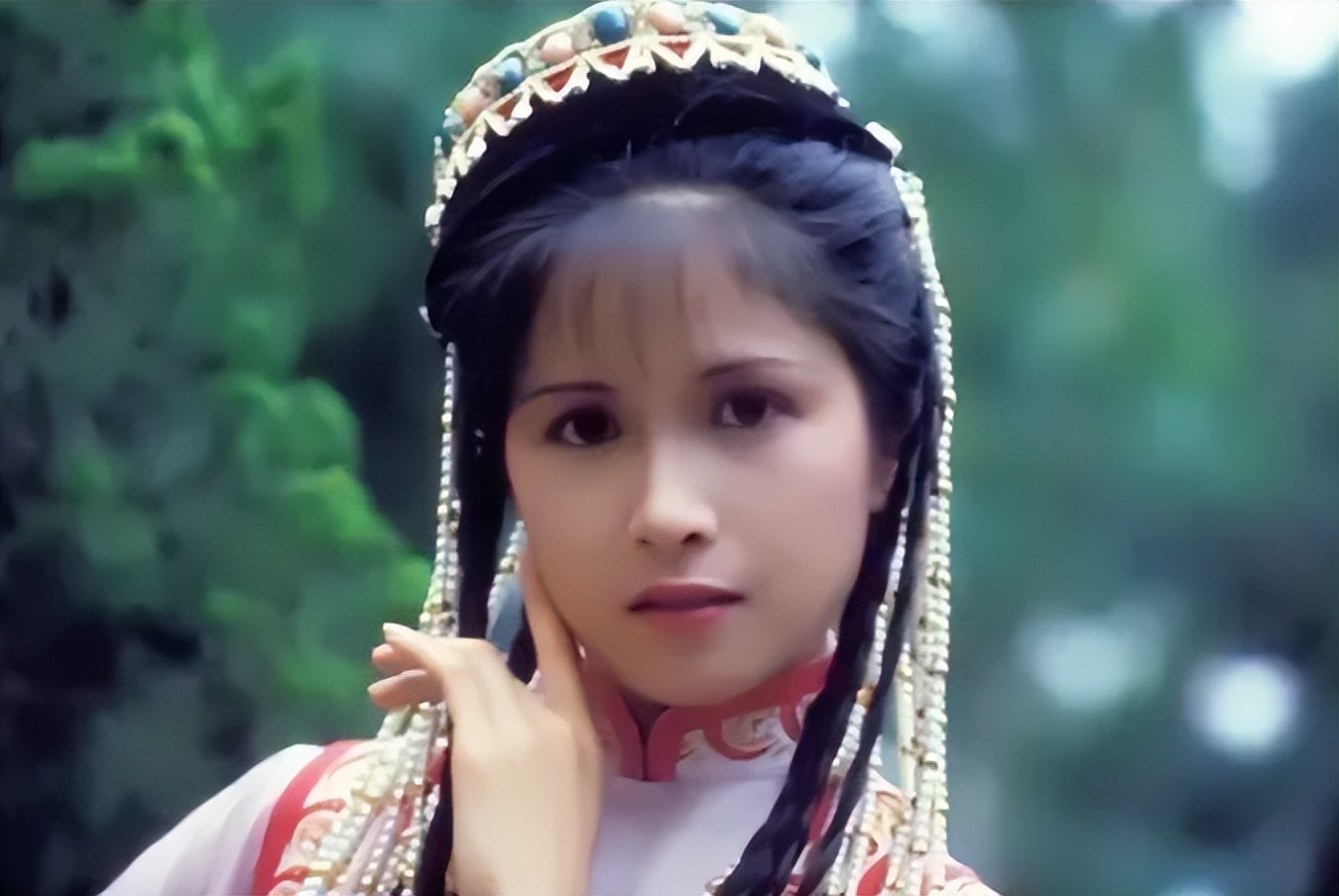 邵美琪的坎坷情史,靠美貌征服3个男人,如今57岁却孤身一人