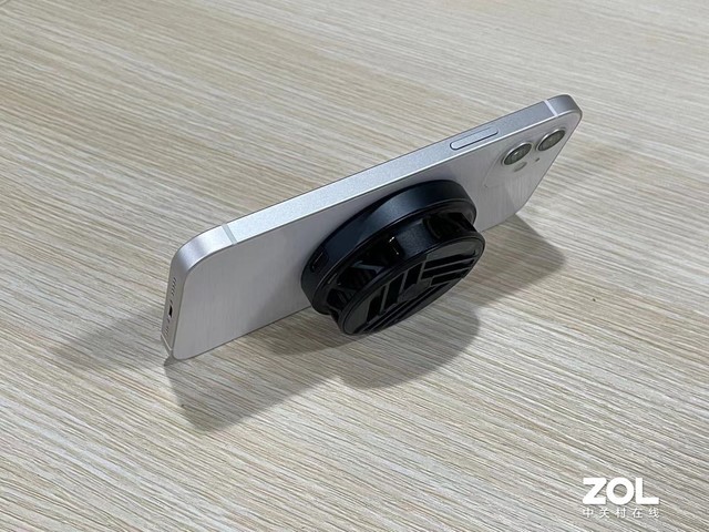 价差6倍都是智商税?8款热销手机散热风扇横评