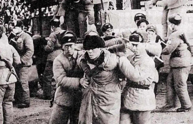 一场爆炸,军统中统抢功劳,大家以为特务搞破坏,原来是工人干的