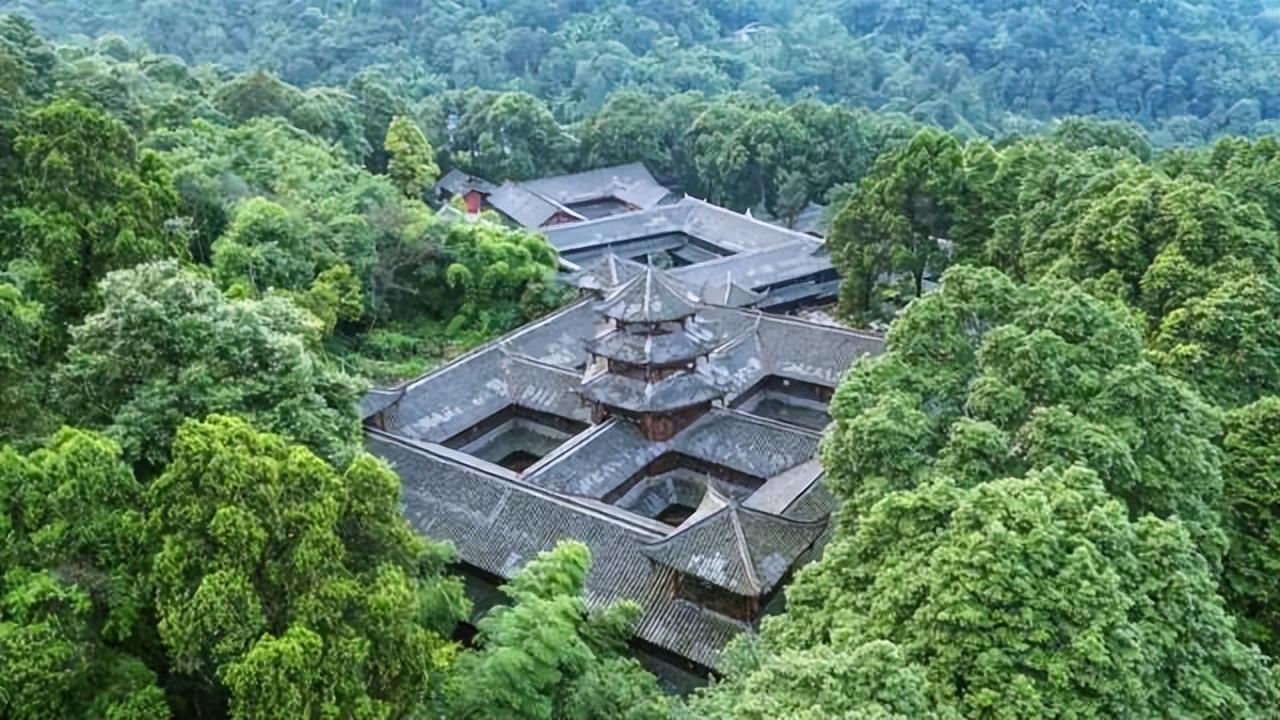 云上金顶 天下峨眉——峨眉山(二):伏虎寺
