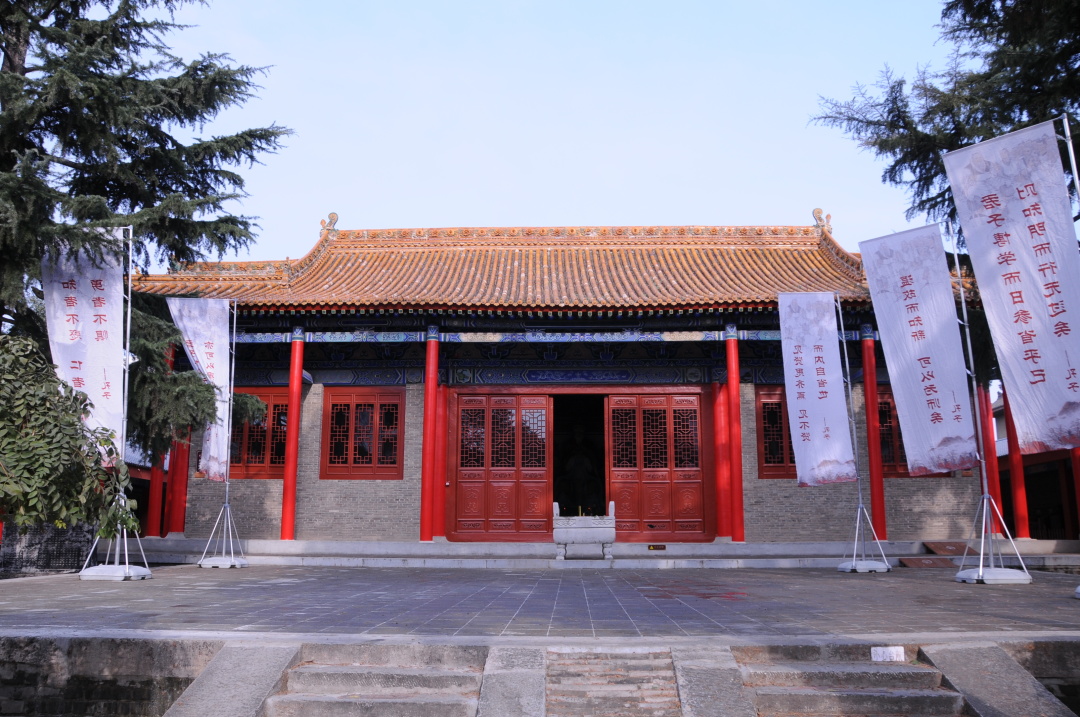 大成殿是用来祭祀孔子及其弟子的,蒲城文庙的大成殿现在仍遵循这一