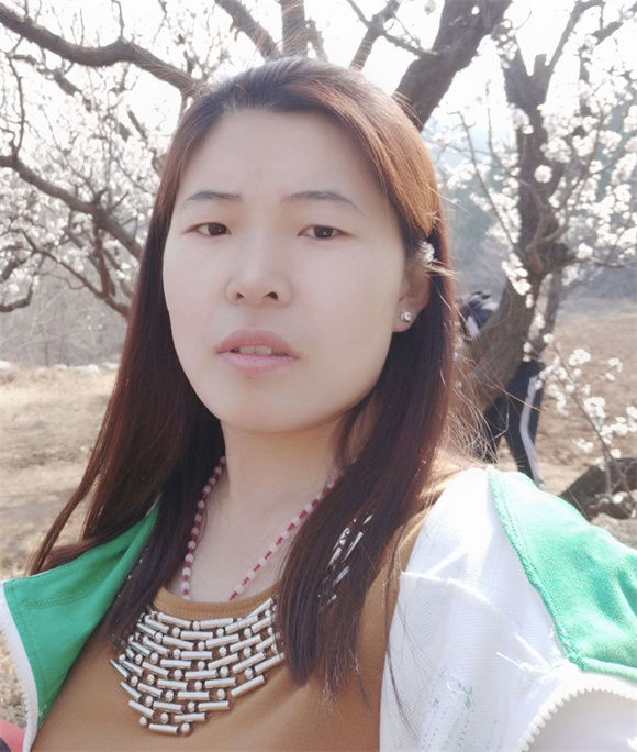 「津门网」画家小娜(魏娜)——绚丽娇艳 秾姿贵彩 宿露轻盈