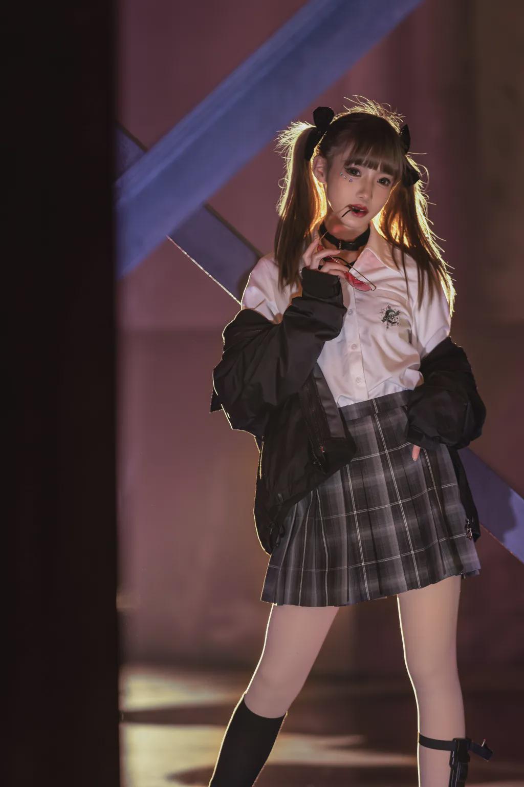 jk校服:露娜的奇妙之旅