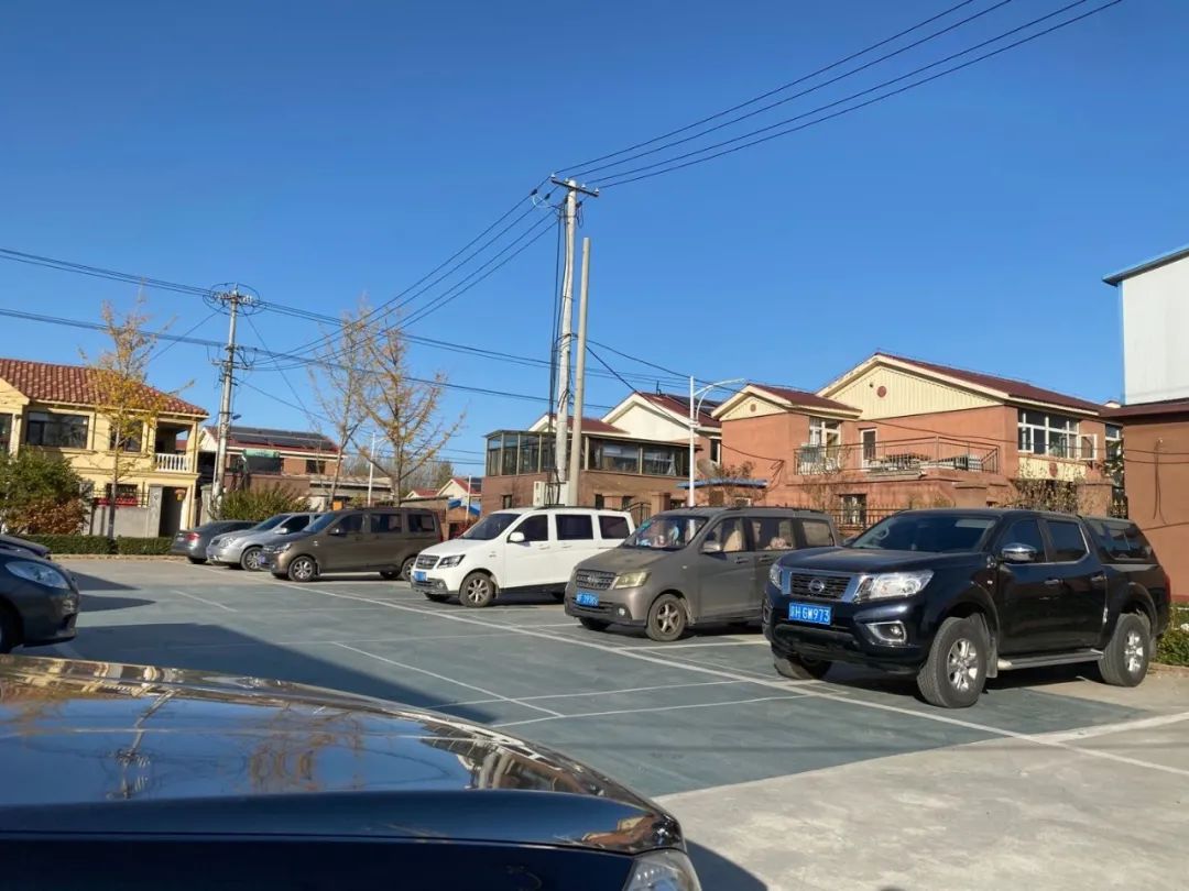 顺义区马坡镇石家营村新增9处停车场,设300个停车位!