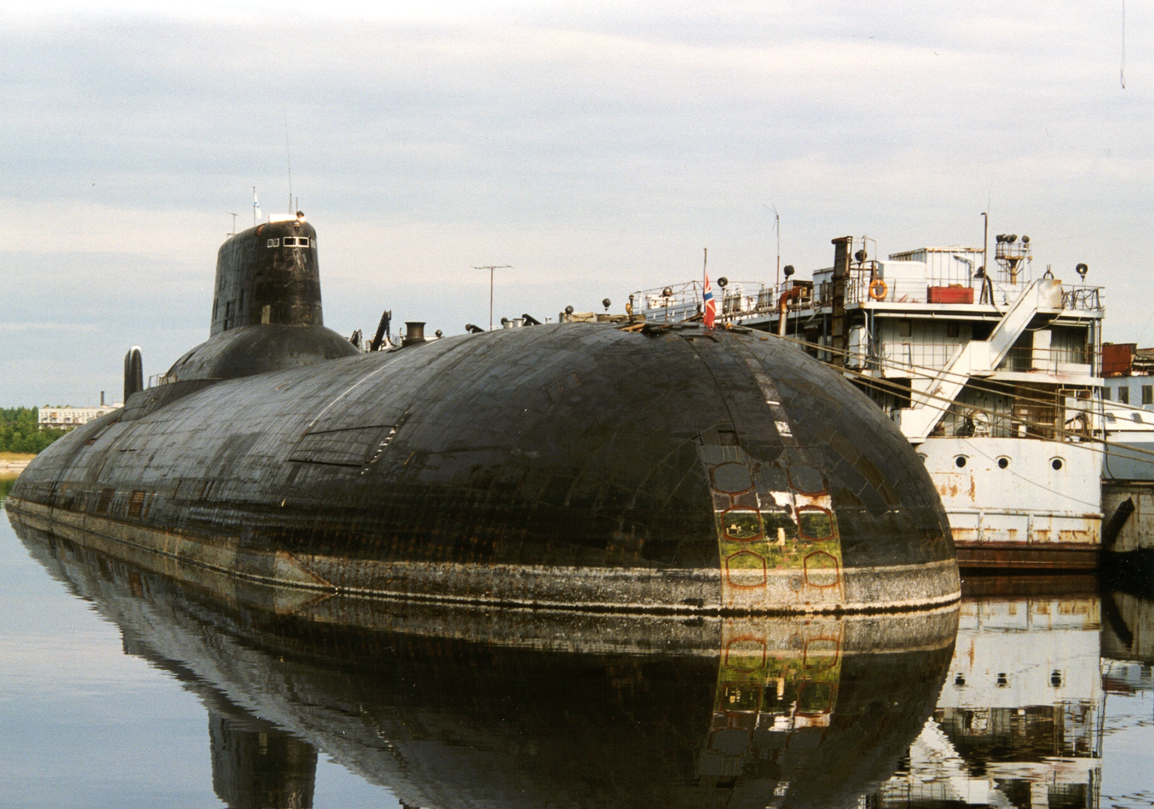 苏联最大核潜艇台风级弹道导弹核潜艇