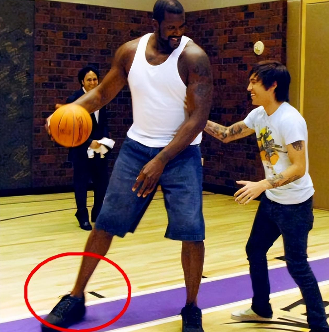 喝水像喝口服液,小腿纤细似少女,奥尼尔这天赋真是百年一遇