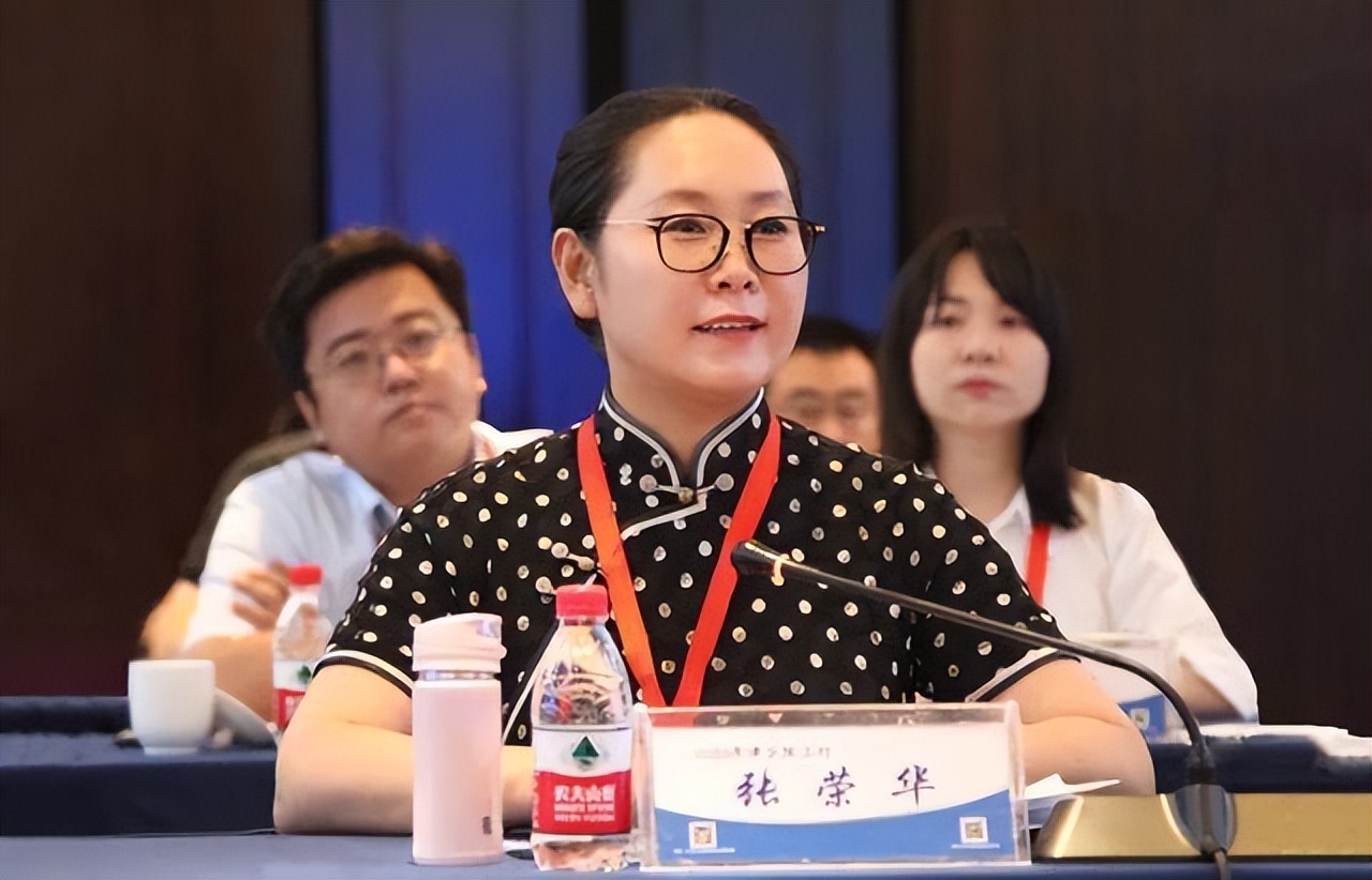 天津女首富张荣华:嫁穷小子一起卖豆腐发家,给武汉汶川各捐1亿