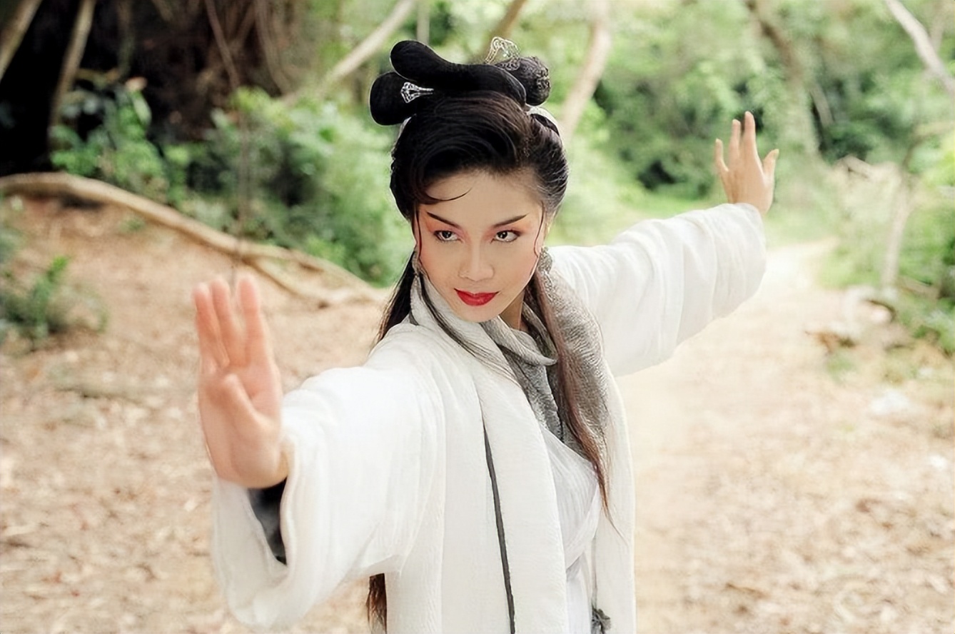 "港姐"陈妙瑛:黑帮大嫂到tvb花旦,靠富商成就亿万身家