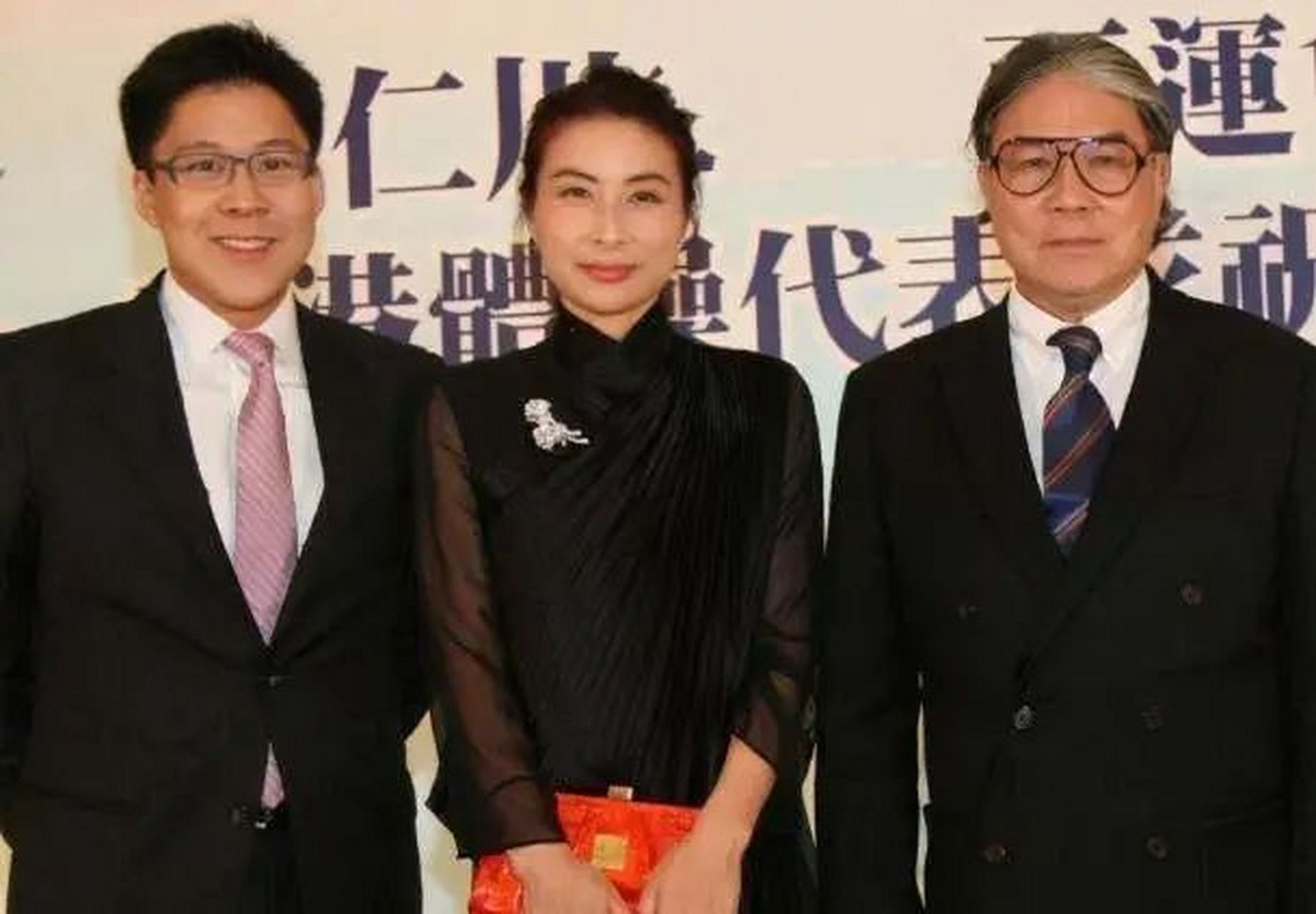金秋图文动态创作节# 具有"旺夫相"的女明星之郭晶晶  在运动场上