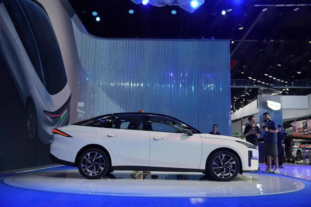 成都车展|最美的比亚迪,最硬的哈弗,200万的奔驰