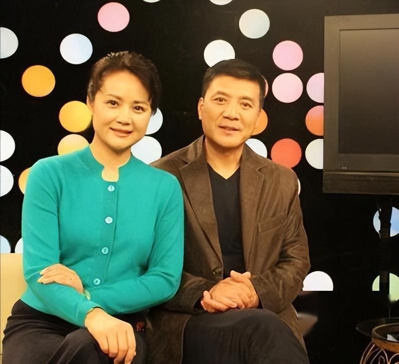 标题:演员奚望,在继父刘之冰的支持下离婚,她与女儿的现状如何