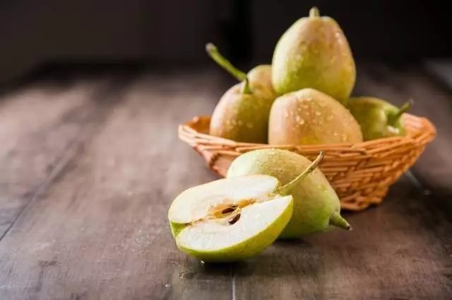 脾胃不好的人,多吃这3款加热后的水果,暖胃更健康