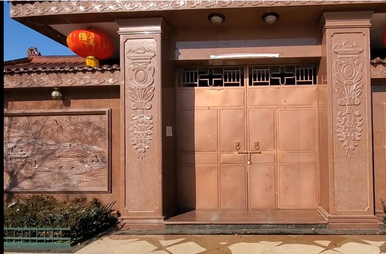 刘强东的老家豪宅,外观十分气派,村子规划得很漂亮