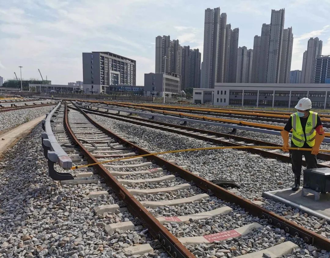 稳步推进!5号线工程工人村车辆段接触轨直流电通成功