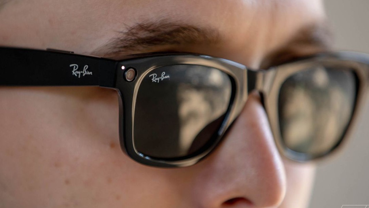 meta的智能眼镜ray-ban stories的消息功能:也通过whatsapp