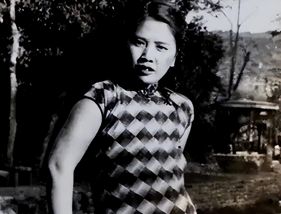 1937年,王曼霞接到了一项周总理亲自下达的重要秘密