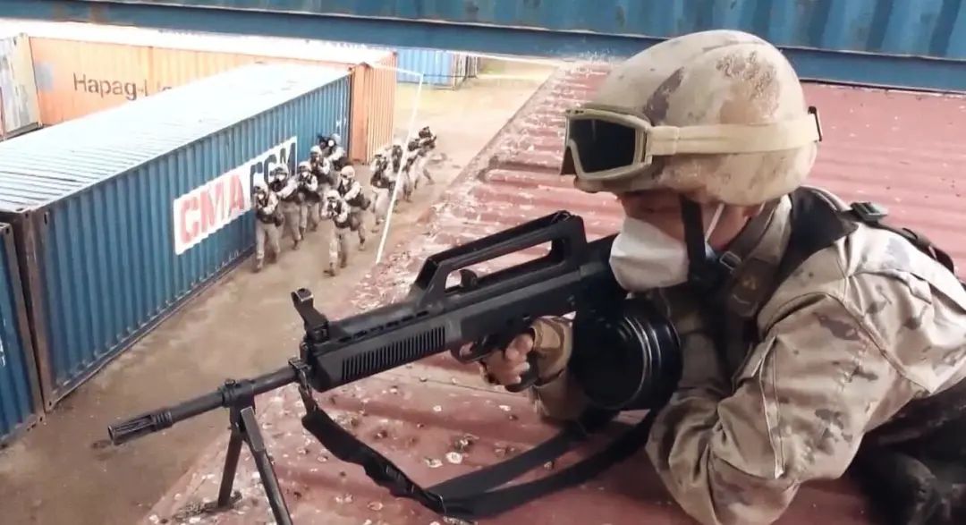 解放军首个海外基地21式臂章亮相