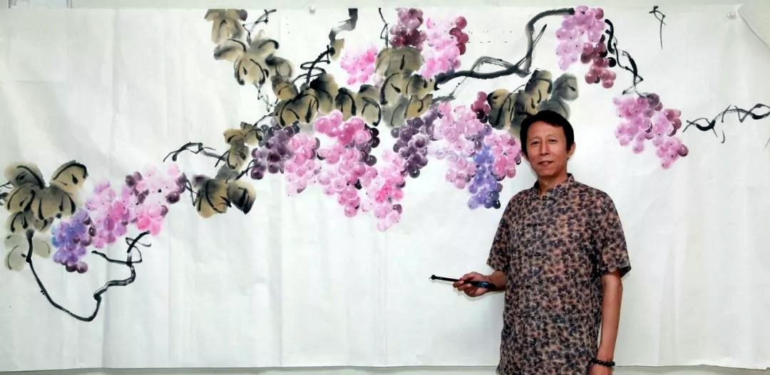 著名书画家,美术教育家张显君的葡萄作品