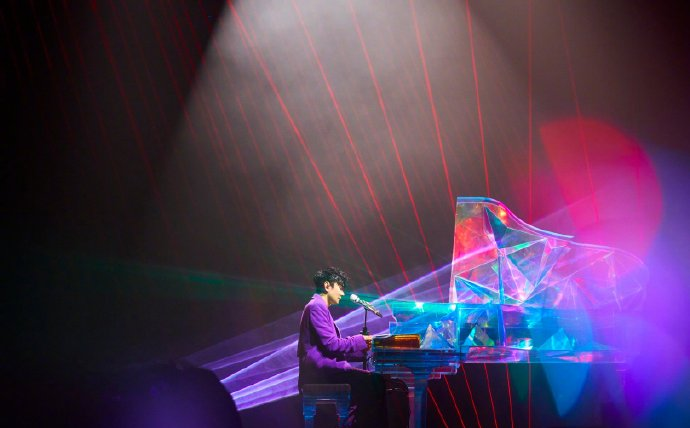 林俊杰钢琴照片图片