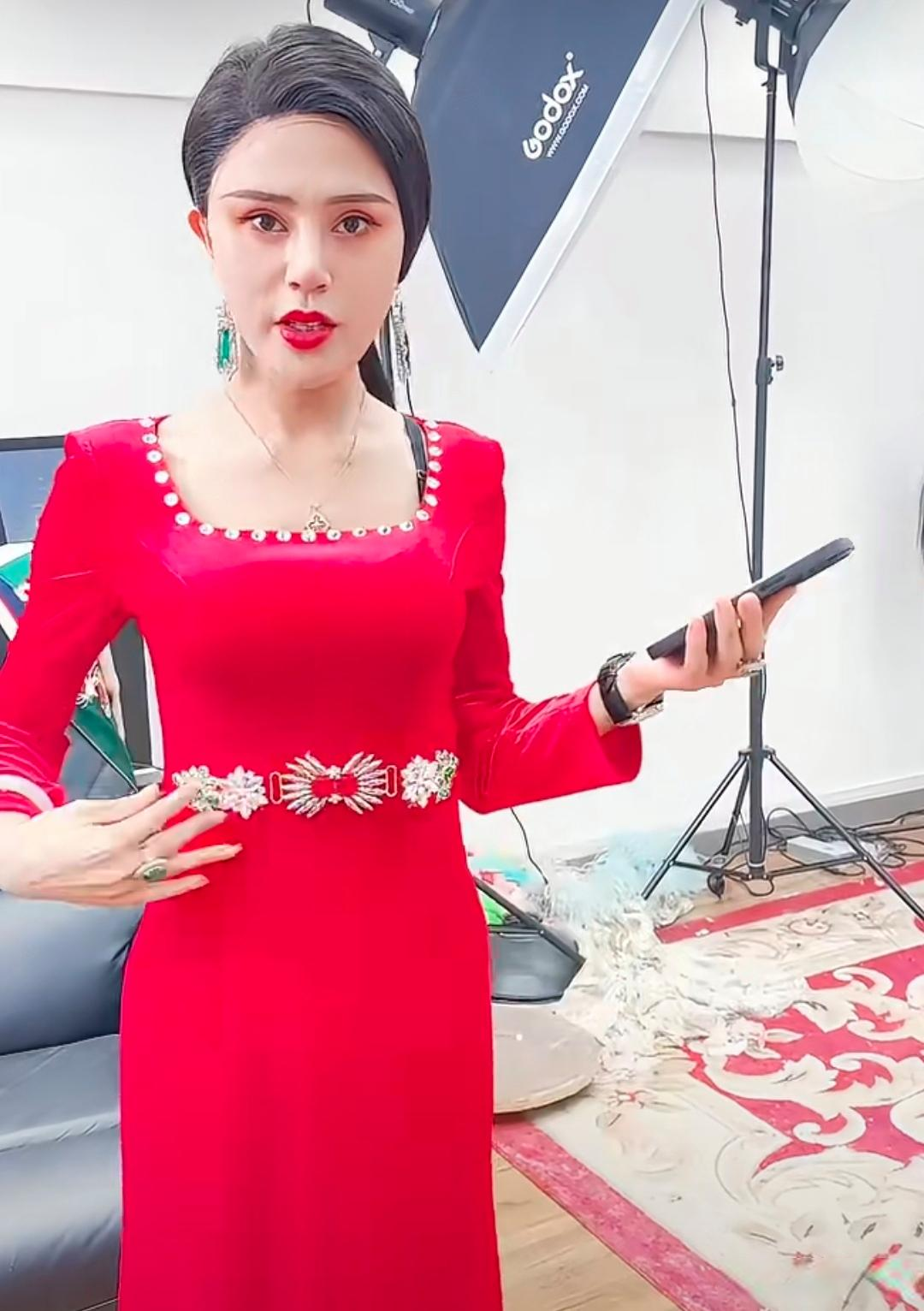 炫富?30岁网络红人罗大美遇害原因疑似被揭露
