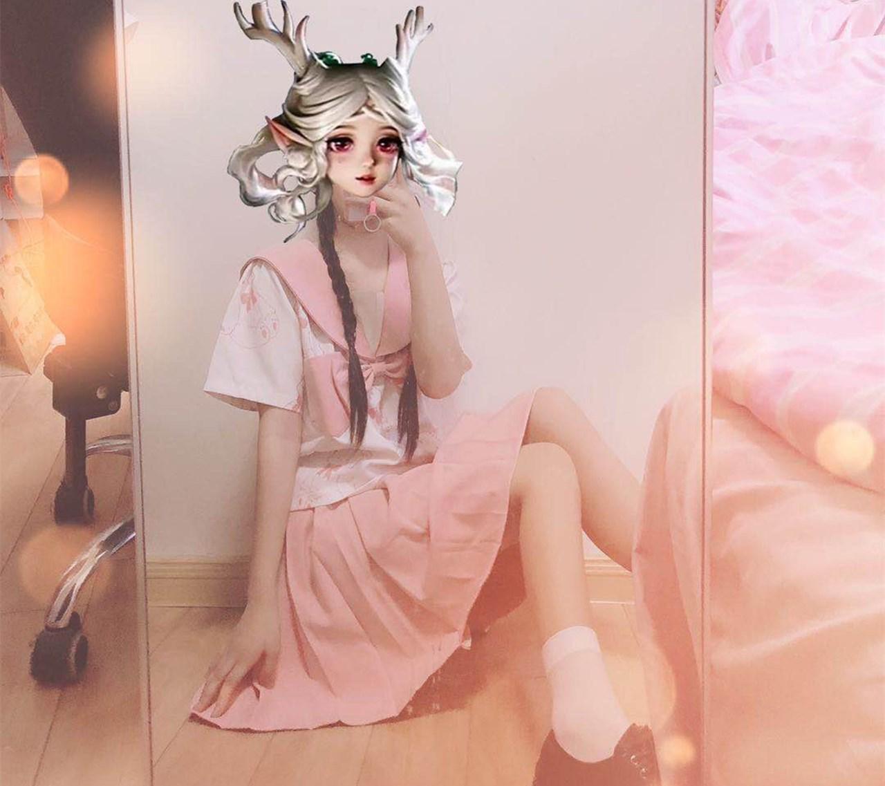 "女陪玩"人上人?比心王者杏仁儿520块服务一小时,1操作愣了