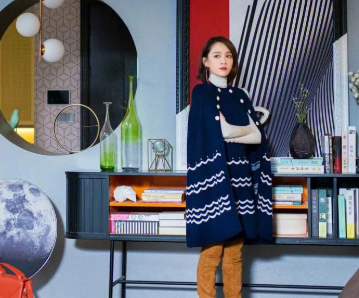 陈乔恩罕晒北京豪宅,穿粉色长衬衣少女感十足,自曝不计较被偷拍