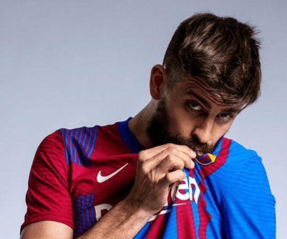 皮克大幅度降薪让新援注册,法国帮依旧高薪,球迷:不公平!