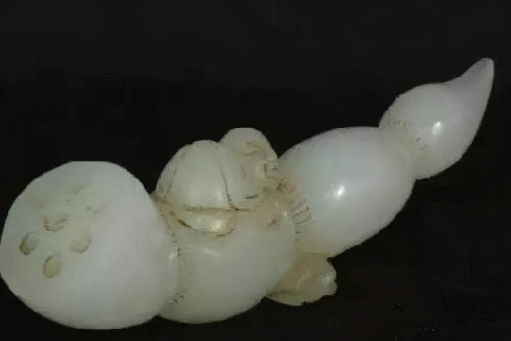 李莲英送给慈禧的"玉藕",有何独特?为什么慈禧连睡觉都不离身