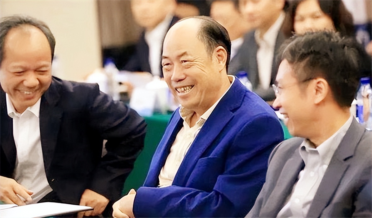 碧桂园创始人杨国强,大女儿至今没露面,二女儿成公司接班人